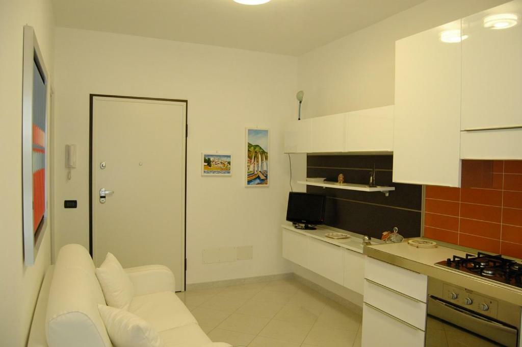 Apartment Serena Аласио Екстериор снимка