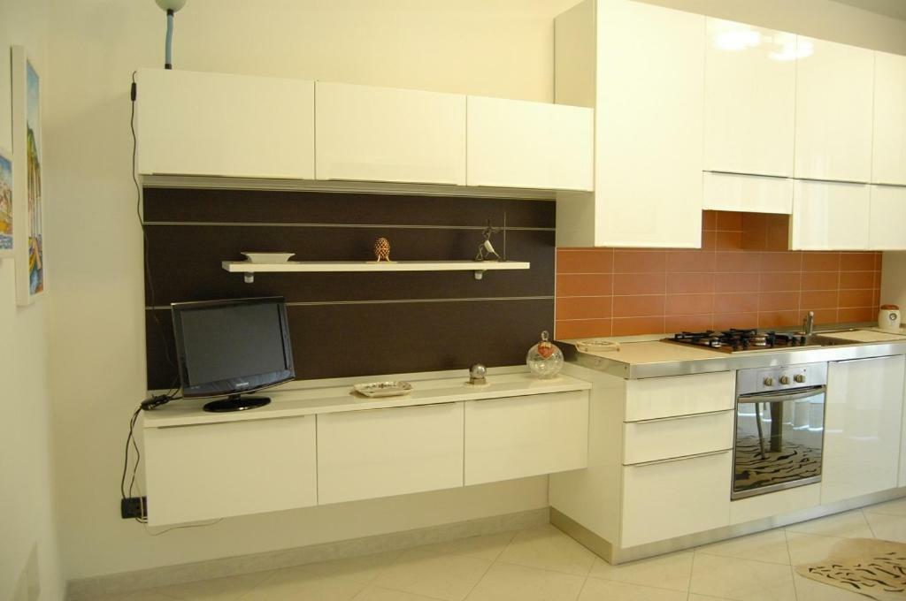 Apartment Serena Аласио Екстериор снимка