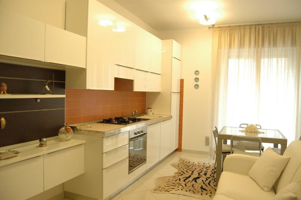 Apartment Serena Аласио Екстериор снимка