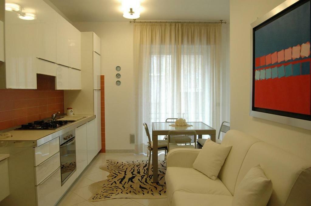 Apartment Serena Аласио Екстериор снимка