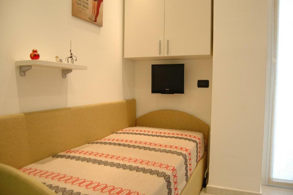 Apartment Serena Аласио Екстериор снимка