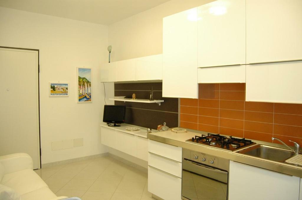 Apartment Serena Аласио Екстериор снимка